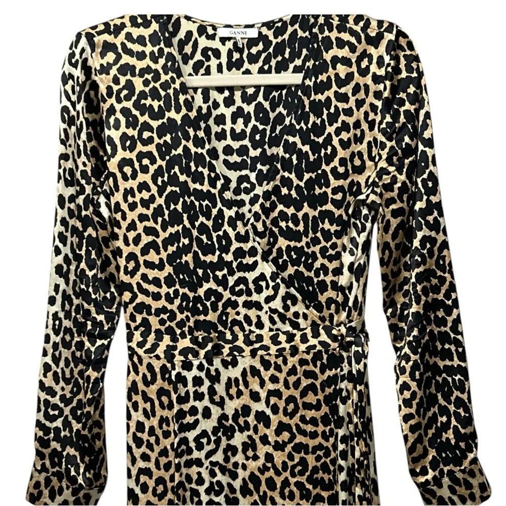 Ganni Silk Wrap Dress Leopard Print Long Sleeve Mob Wife Luxury Sz 38 = US 6 - Picture 5 of 14